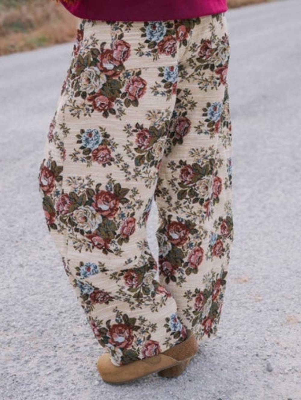 Mauve Floral Wide-Leg Women's Pants in Cream Size (M) 6/8 - Picture 2 of 6